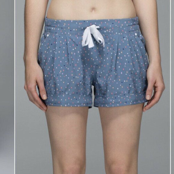Lululemon Spring Break Away Short Size 6 Confetti Cake Multi EUC Rare!